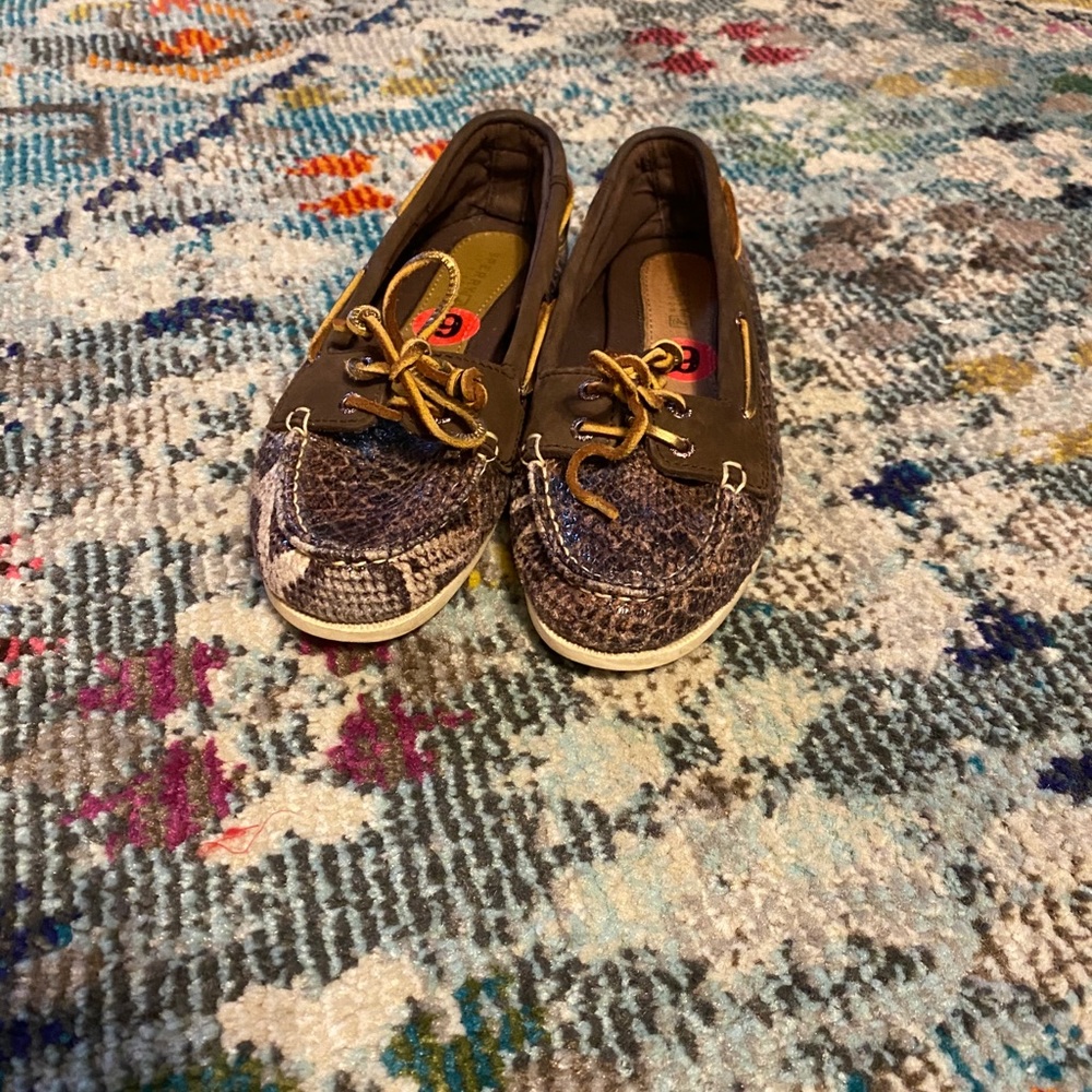 Sperry snakeskin boat shoe